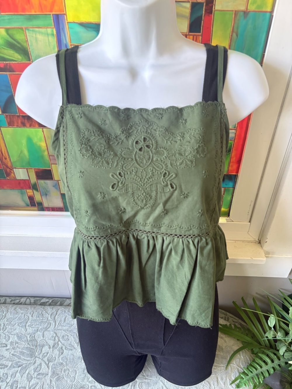 Embroidered Tank Top - Picture 3 of 4